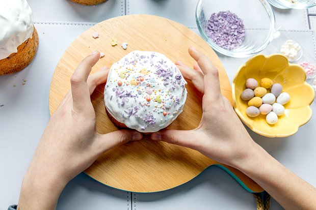 Глазурь для кулича на Пасху: лучшие рецепты