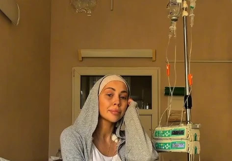 Онкобольная Алена Рапунцель покинула клинику и открыла сбор на лечение