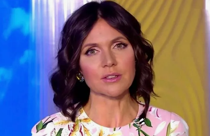 «Не мучай себя!»: как 48-летняя Анастасия Чернобровина поддерживает идеальную фигуру и почему стала мамой после 40