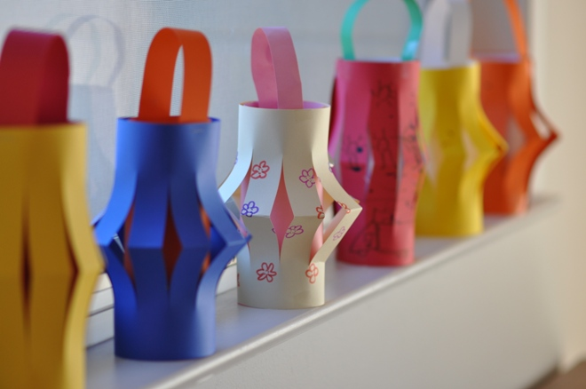 Поделки из бумаги на Новый год: как создать праздничный декор своими руками (80 фото)