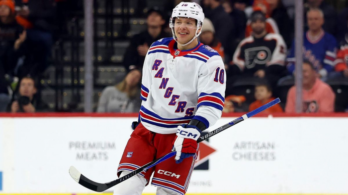 «Лос-Анджелес Кингз» официально объявил о подписании Артемия Панарина