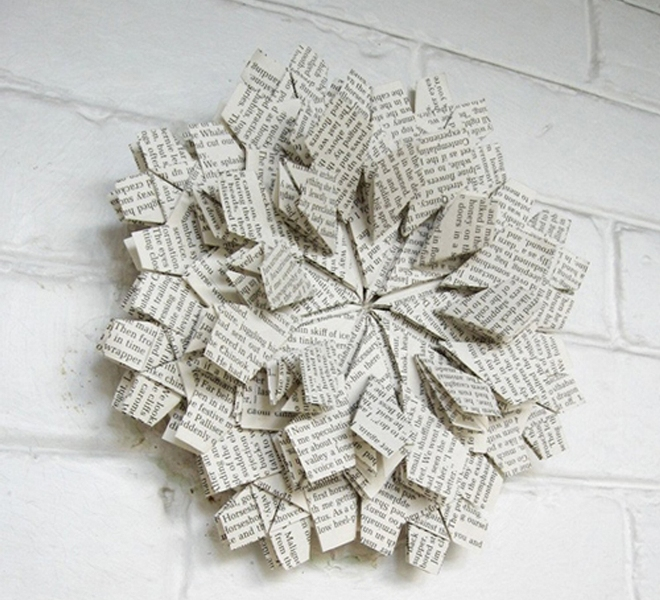 Самые популярные и необычные украшения дверей на Новый год (63 фото)