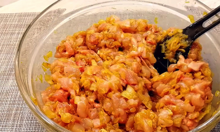 Жарим пирожки открытыми, как лодочки: уловка простая, но теперь вся начинка остается сочной