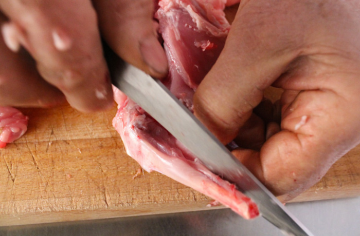 Как удалить из кролика все кости, сохранив цельной тушку