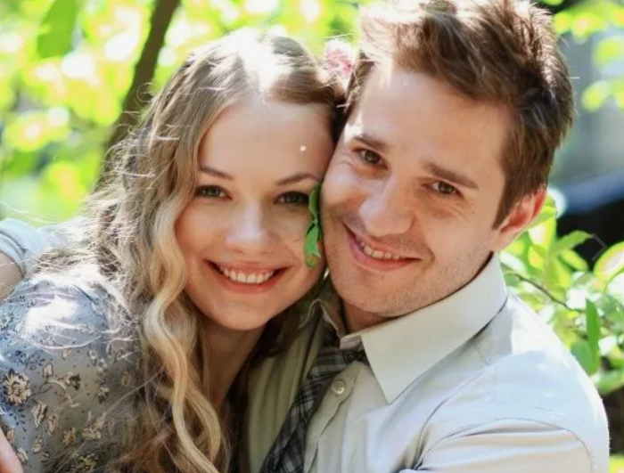 «Не могла произнести и пару фраз»: 41-летняя звезда кино и театра Елена Аросьева — о пути к славе, знаменитой семье мужа и троих детях