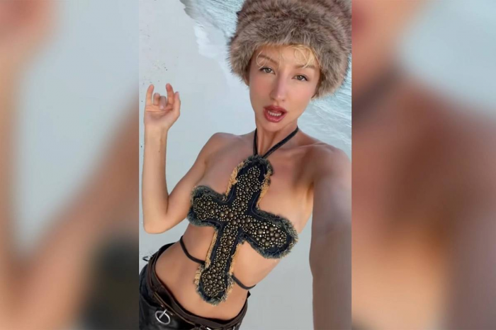 Певицу Margo обвинили в провокации из-за купальника в виде креста