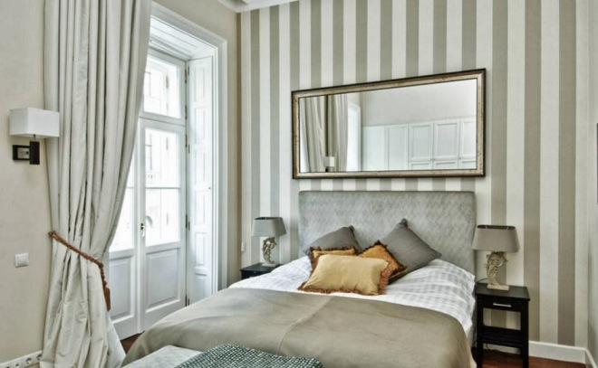 Обои в полоску: как создать нестандартный дизайн комнаты с помощью простых линий (104 фото)