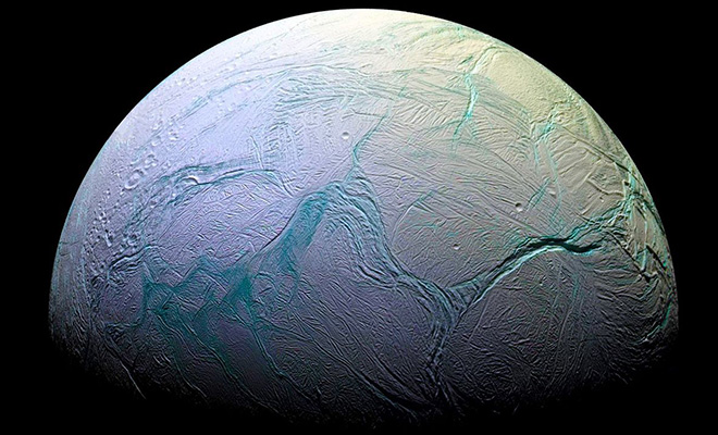 Луна внутри не просто каменная: ученые показали, что находится внутри земного спутника