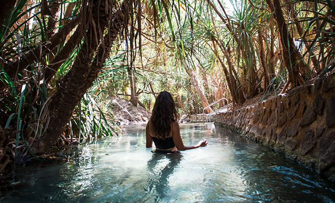 Туристы преодолели тысячи километров ради места, которое оказалось выдуманным. Локацию сгенерил ИИ