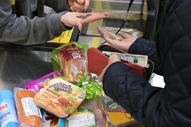 «Это надолго» В России расцветают магазины низких цен. Как экономные россияне изменили рынок торговли?