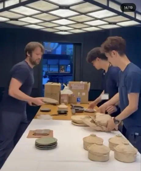 Скандал в мире высокой кухни: шеф-повара Рене Редзепи "отменили" после обвинений в многолетнем насилии над сотрудниками