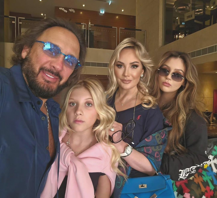 Стас Михайлов поделился редкими фото старшей дочери — поклонники певца сражены красотой девушки