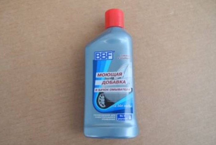 Как уберечь лобовое стекло и кузов от загрязнения из-за столкновения с мошками