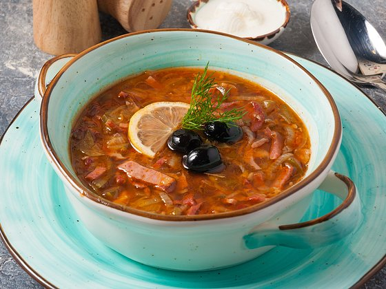 Как приготовить солянку: 4 лучших пошаговых рецепта с мясом, рыбой и сосисками