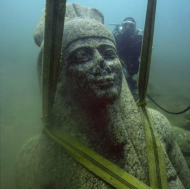 Археологи нашли под водой еще один город. Ему 3000 лет и он может быть прообразом Атлантиды