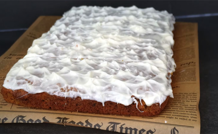 Когда нужен торт, а времени нет, пеките этот пирог. Перемешали все ложкой и в духовку