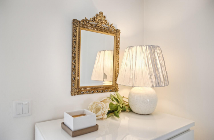 Как обустроить однокомнатную квартиру: планировка, отделка, цвет, свет (64 фото)