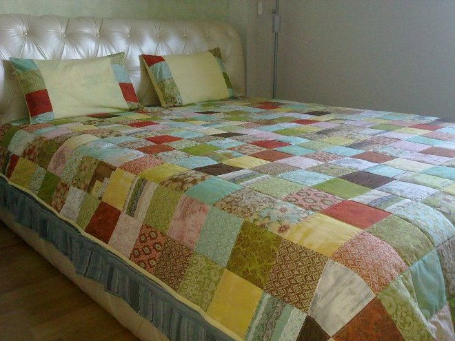 Покрывало на кровать в спальню в современном стиле (71 фото)