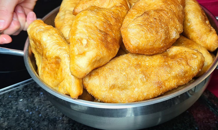 В советские времена пирожки привокзальные были на каждом перроне. Показываем рецепт