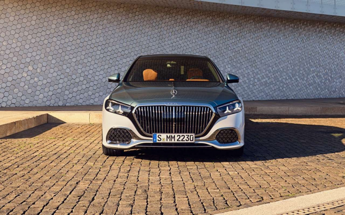 ИИ, мотор V12: представлен обновленный Mercedes-Maybach S-класса