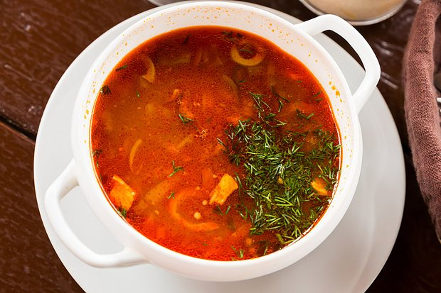 Как приготовить солянку: 4 лучших пошаговых рецепта с мясом, рыбой и сосисками