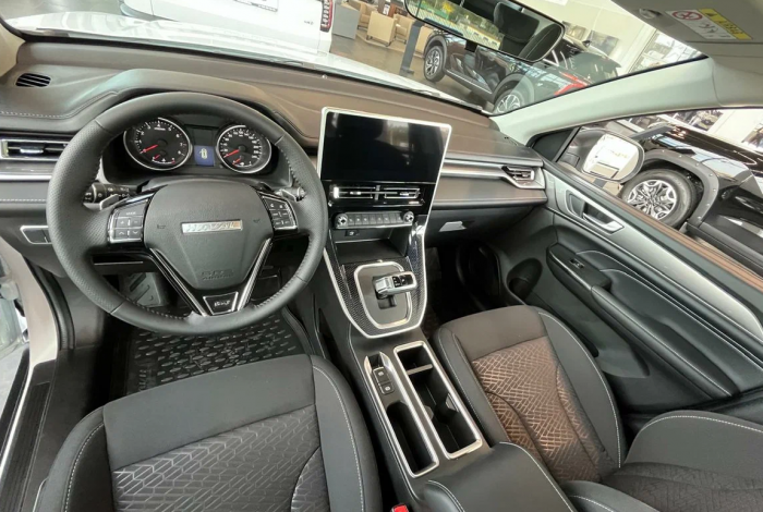 Haval M6 у дилера: что предлагают за 2,2 млн рублей и почему эту модель выбирают взрослые