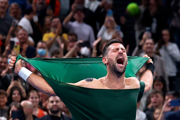 Долгожданный рекорд Овечкина, ликующий Роналду и кровавый поединок на турнире UFC Самые яркие спортивные фото 2025 года