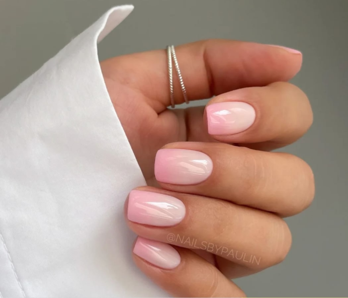 Маникюр на 8 Марта: идеи с фото