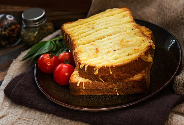 Как приготовить гренки с яйцом? 14 быстрых и вкусных рецептов
