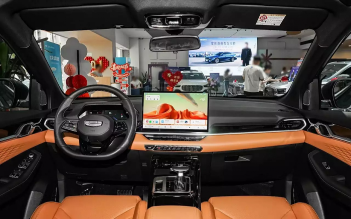 Geely снова обновила популярный кроссовер Coolray: подробности