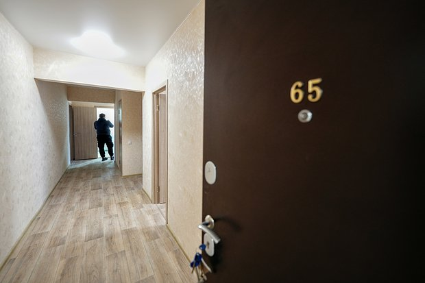 «Что имею? Две ипотеки, три кредита» Россиянам все труднее выплачивать долги по ипотеке. Когда рынок лопнет?