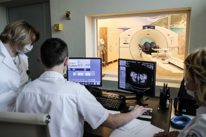 Очень дорогой метод лечения рака станет бесплатным для россиян. Что об этом нужно знать?