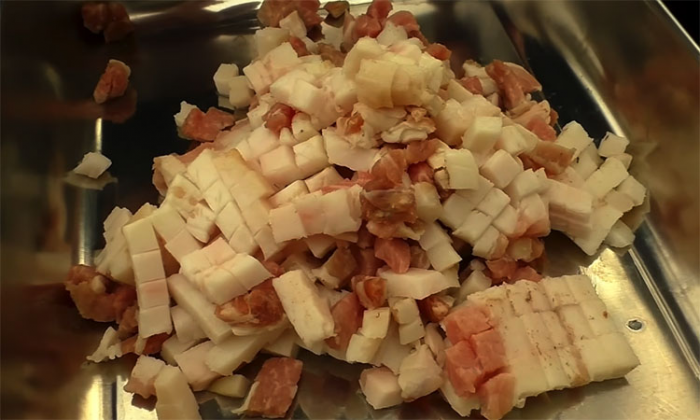 Сочная пасхальная колбаса за копейки: деревенский рецепт «пальцем пханой»