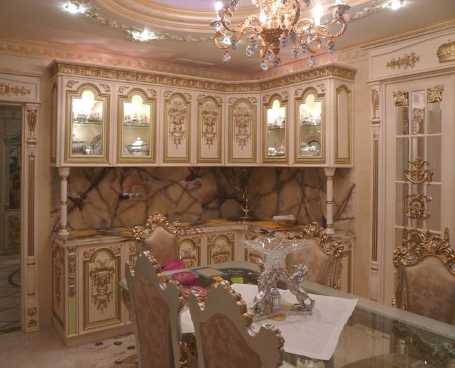 Кухни из массива дерева: разнообразие материалов и декора мебели (75 фото)