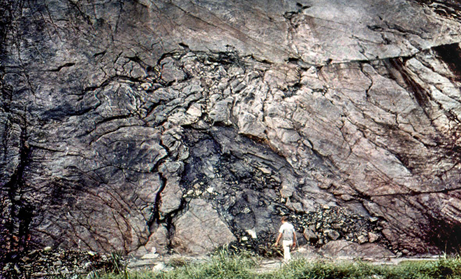 Ядерный реактор в Африке работал 2 миллиарда лет. Его считали природным, но машина несколько раз включалась извне