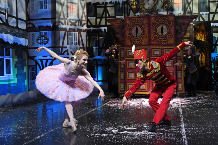 Гоголь, Диккенс, Гофман, Ульева и Брисби: какие книги помогут создать новогоднее настроение