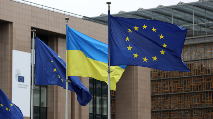 ЕК предоставит Украине первый транш из пакета помощи в €90 млрд