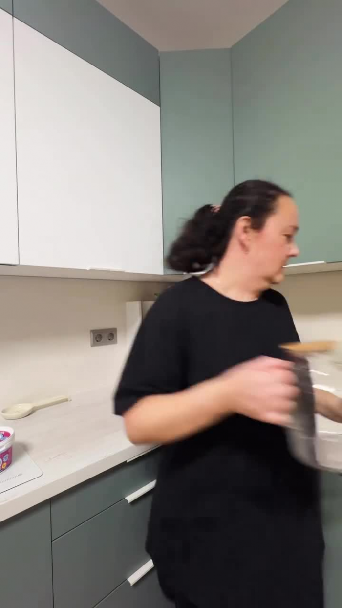 Готова стать бомжом ради того, чтобы стать мамой: россиянка продает квартиру ради ЭКО