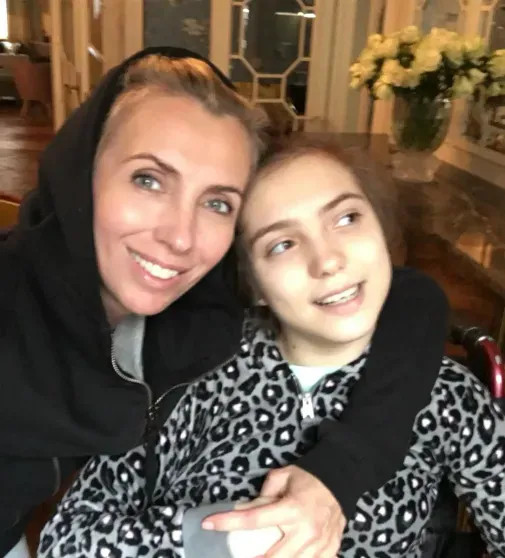 "Глобальная травма для семьи". Сын Фёдора и Светланы Бондарчук впервые рассказал о сестре с ДЦП