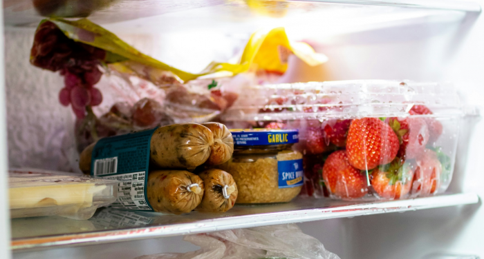 Россиянам раскрыли главную ошибку при хранении продуктов в холодильнике