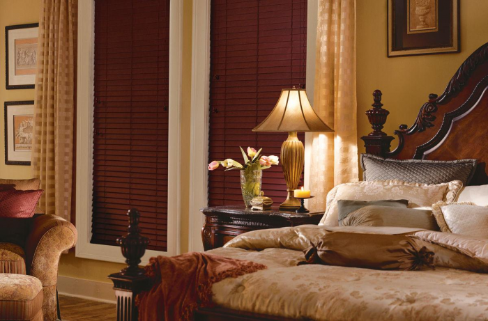 Жалюзи в спальню: фото, разновидности, материалы и цвета (55 фото)