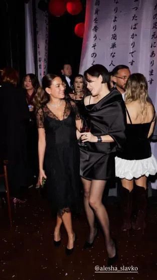 Яна Рудковская, Сати Спивакова, Полина Аскери и Ян Абрамов на дне рождения Кристины Потупчик: новые фото