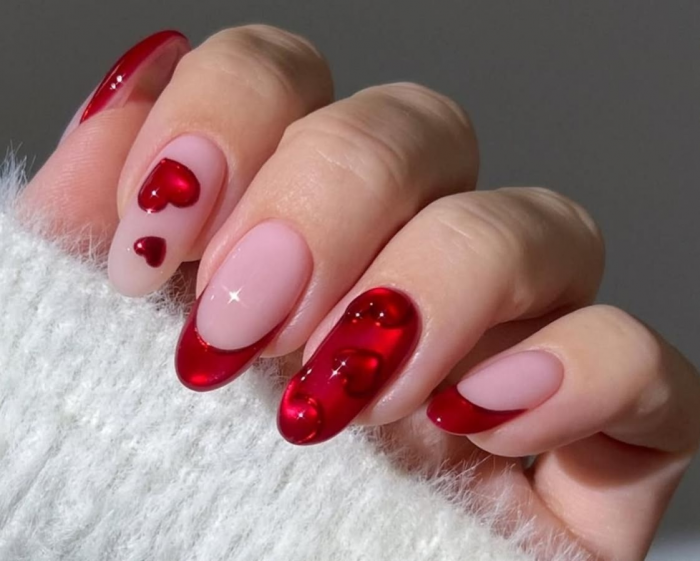 Маникюр на 8 Марта: идеи с фото