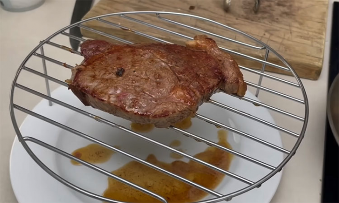 Почему ваш стейк не вкусный: разбираем ошибки и показываем как сделать правильно