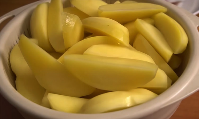 Золотистый картофель по-деревенски, без капли лишнего жира