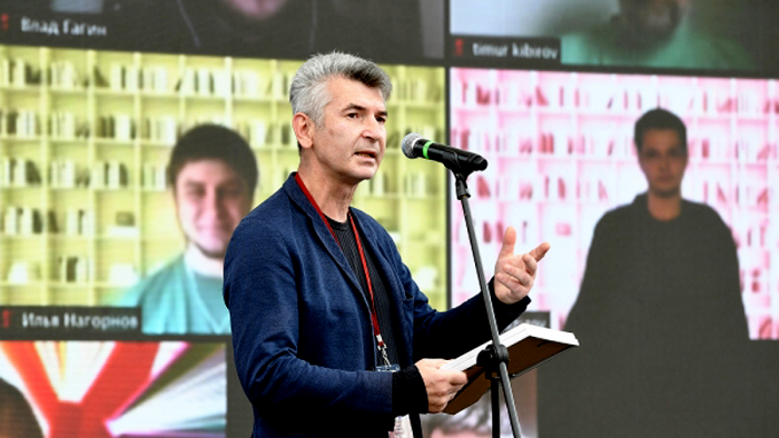«Мир надо защищать с оружием в руках»: Андрей Рубанов написал новую книгу