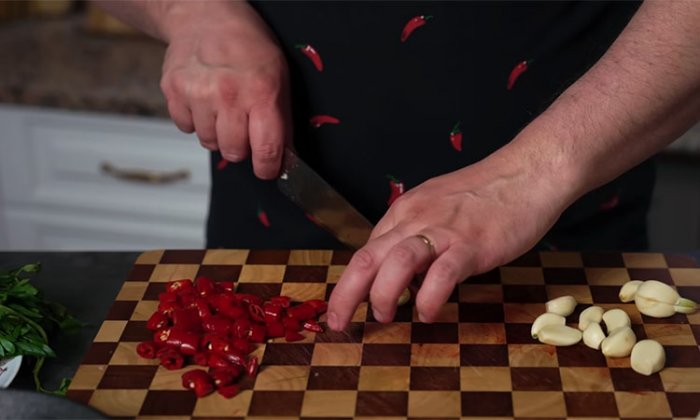 Бесподобная капуста по-грузински. Пикантный вкус и хрустит, словно квасили в бочке