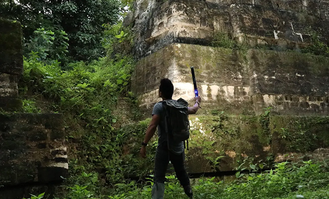 В джунглях Мексики нашли затерянный город, в котором построены сотни огромных колонн