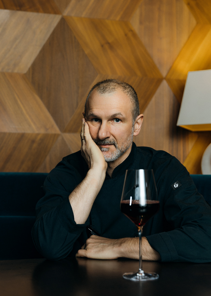 Шеф-повар Денис Климонтов: «Борщ может быть цвета звёзд рубиновых на Кремле»