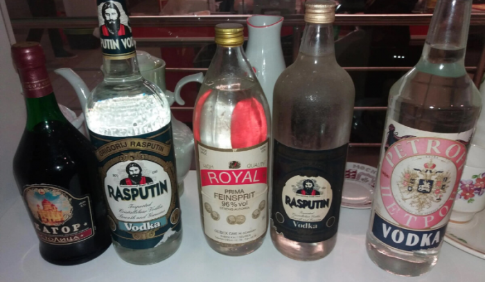Какая водка была самой популярной в 90-е годы и стояла на столе в Новый год